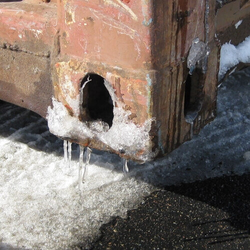 container with ice